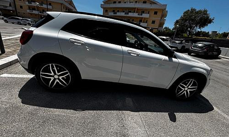 Mercedes Gla 200Cdi ...