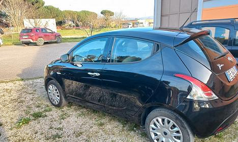 Lancia Ypsilon 1.2 6...