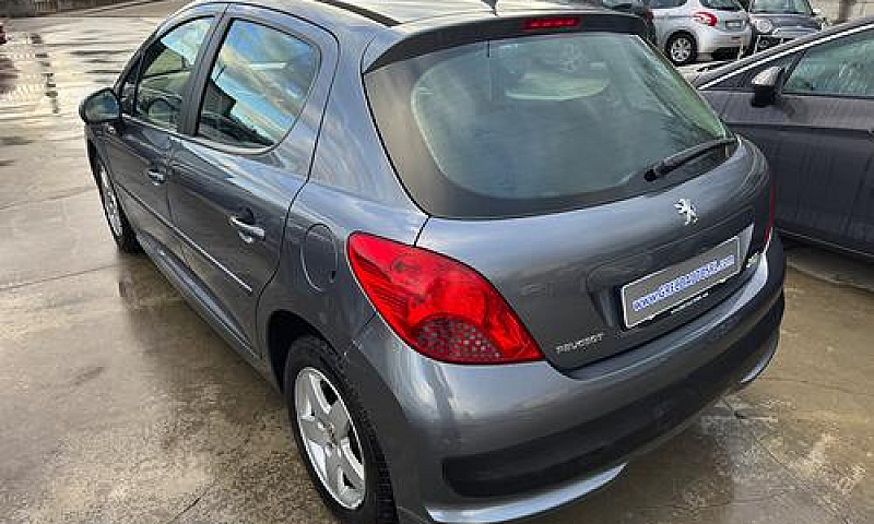 Peugeot 207 1.4 Hdi ...
