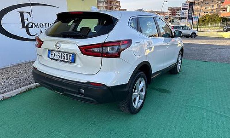 Nissan Qashqai 1.5 D...