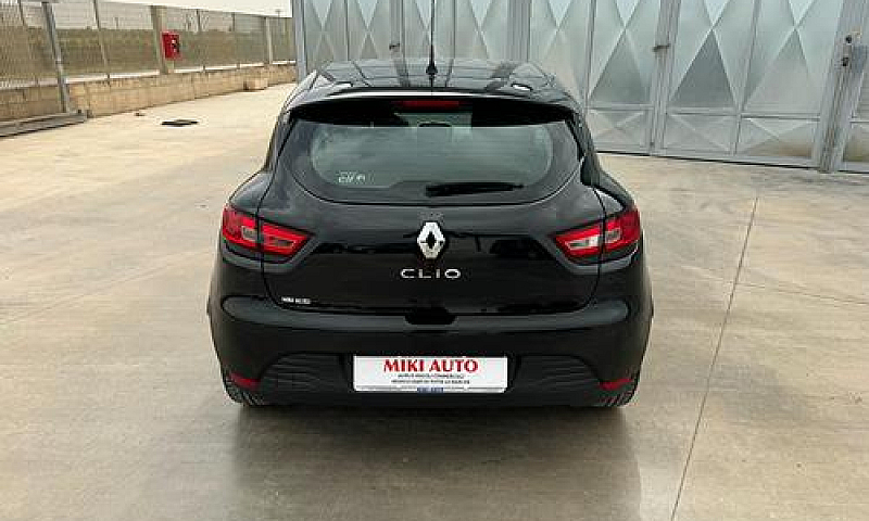Renault Clio 1.2 75C...