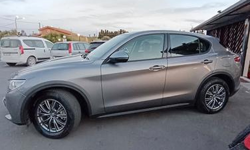 Alfa Romeo Stelvio 2...