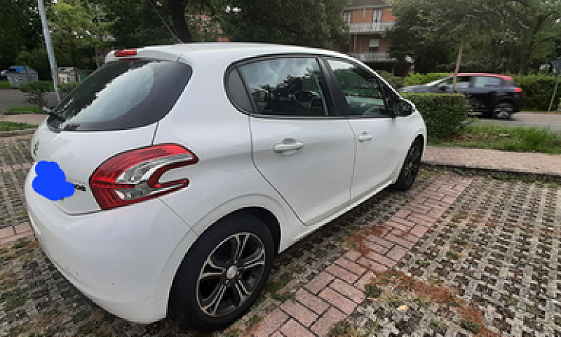 Peugeot 208 1.4 Hdi...