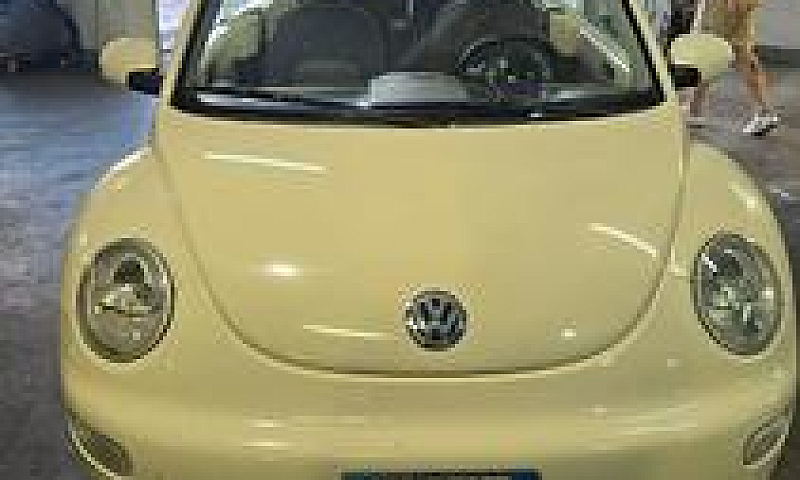Volkswagen New Beetl...