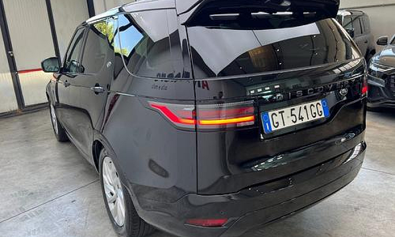 Land Rover Discovery...