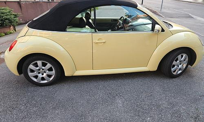 Volkswagen New Beetl...