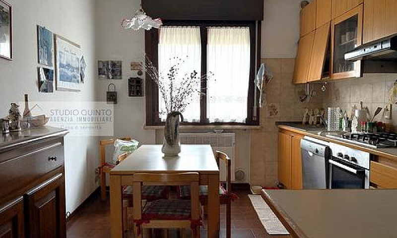Appartamento Con Tre...