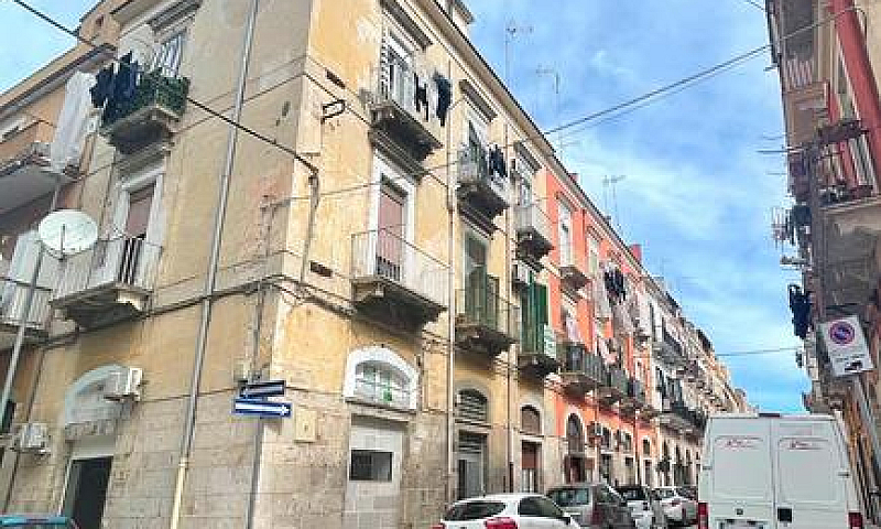 2 Locali A Barletta...