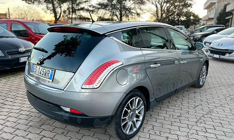 Lancia Delta 1.4 T-J...