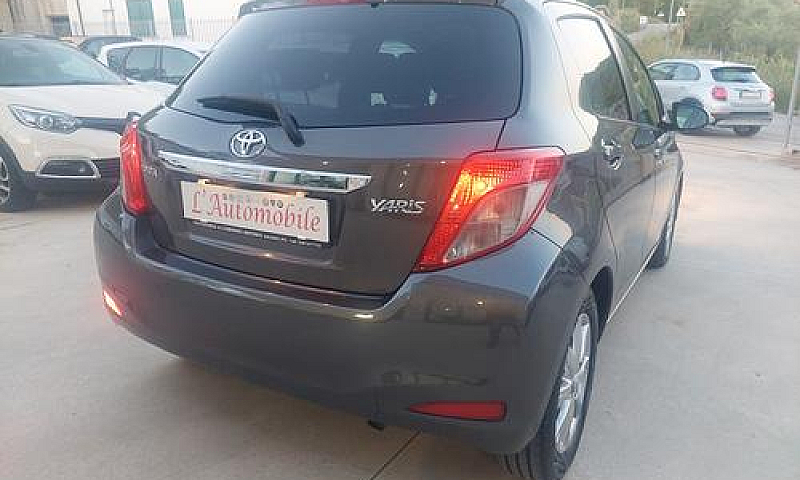 Toyota Yaris 1.4 D-4...