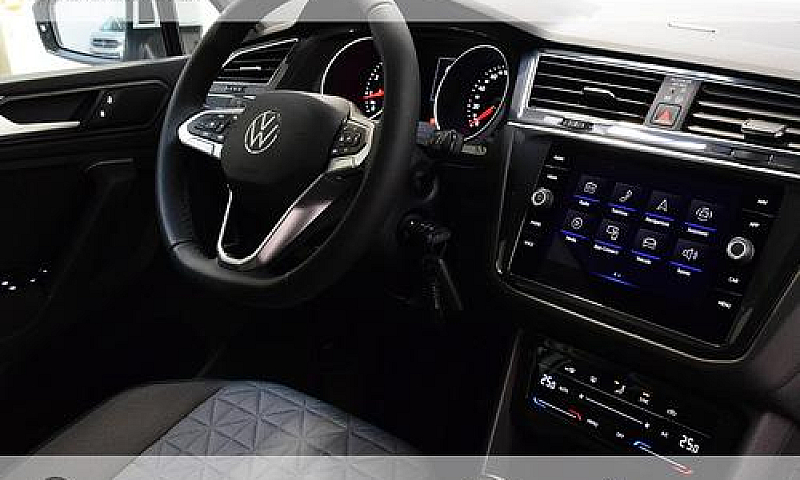 Volkswagen Tiguan 1....