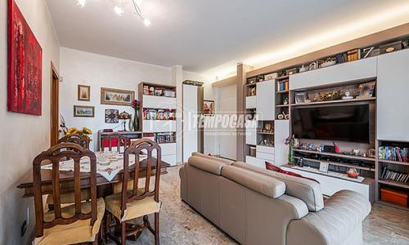 Trilocale Con Balcon...