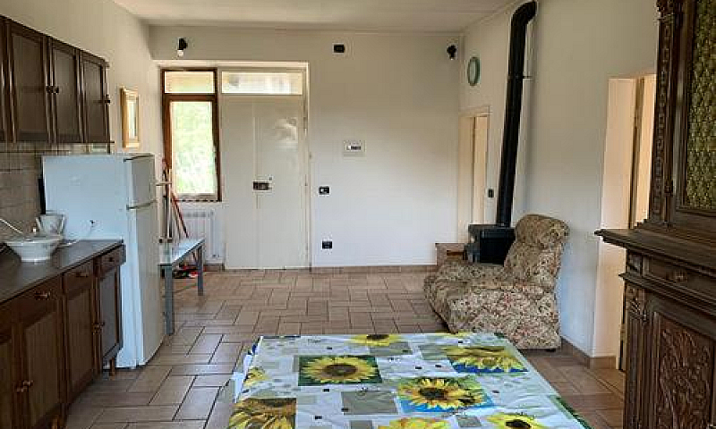 Casa In Pietra Con G...