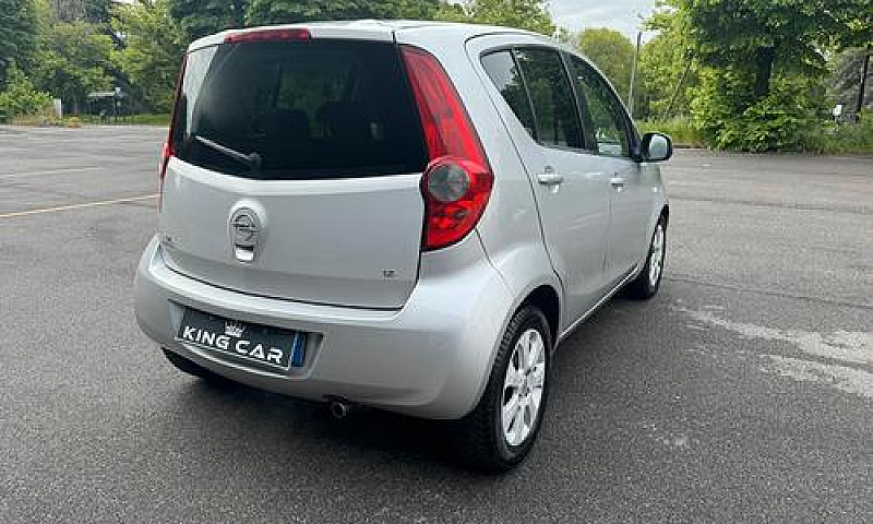 Opel Agila 1.2 16V 8...