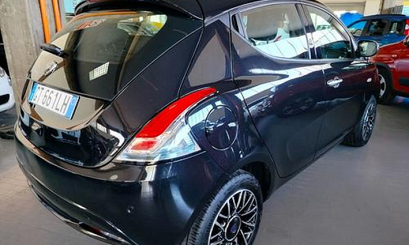 Lancia Ypsilon 1.0 F...