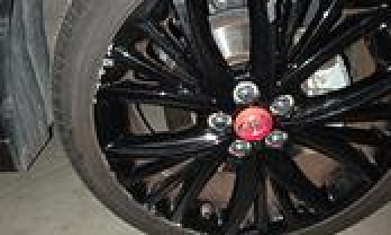 Toyota Yaris Hybrid...