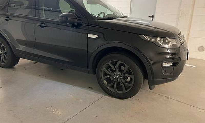 Land Rover Discovery...