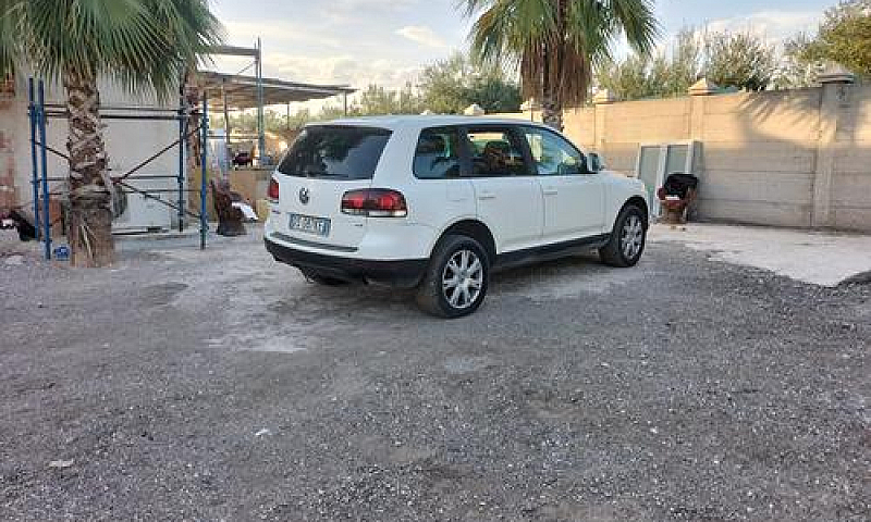 Volkswagen Touareg 2...