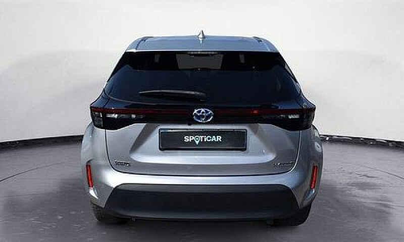 Toyota Yaris Cross 1...