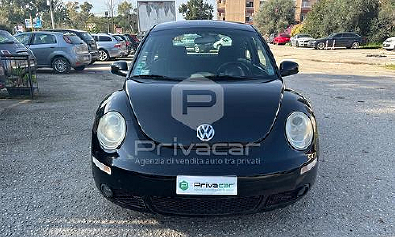 Volkswagen New Beetl...