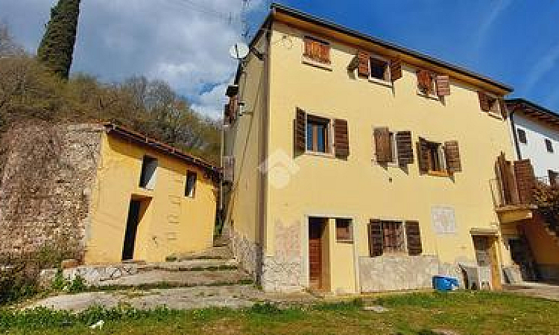5 Locali A Caprino V...