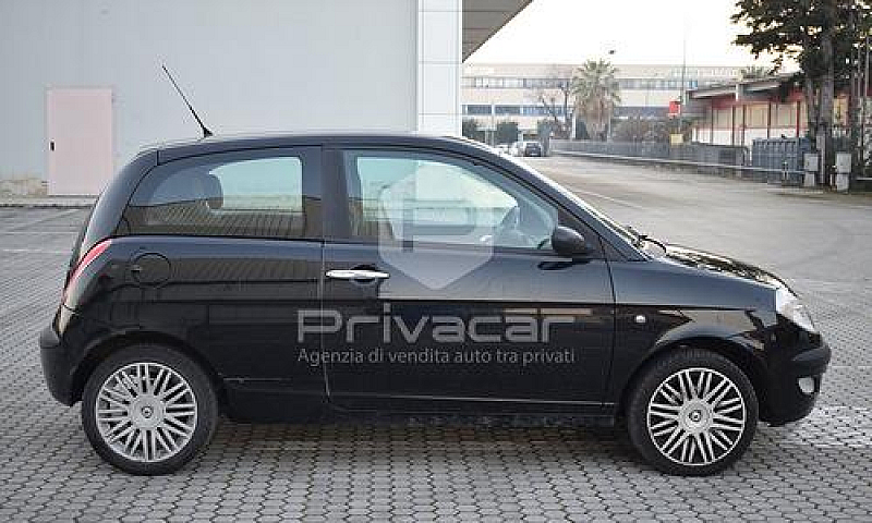 Lancia Ypsilon 1.3 M...