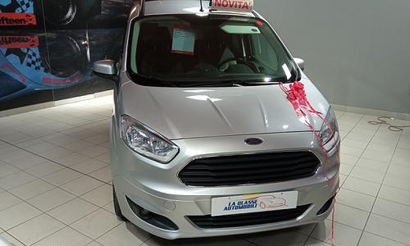Ford Tourneo Courier...