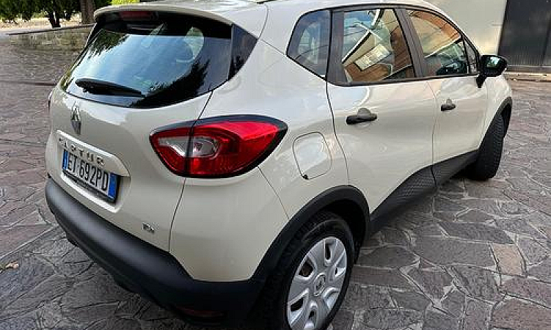 Renault Captur 0.9 T...