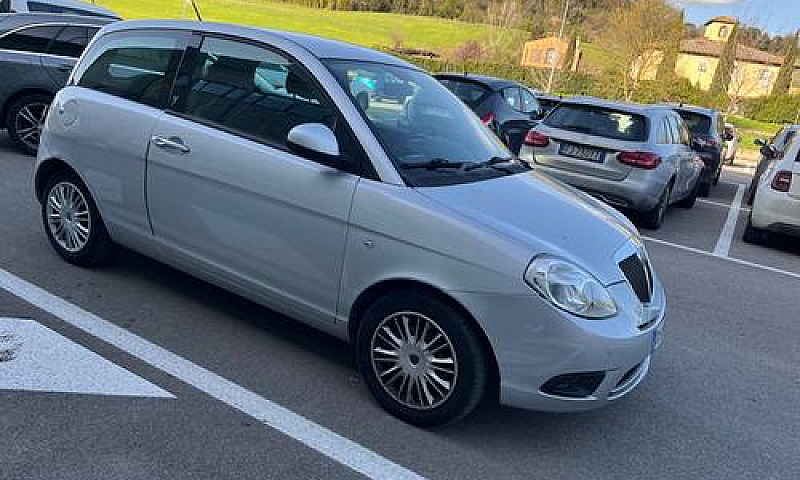 Lancia Ypsilon 2009 ...