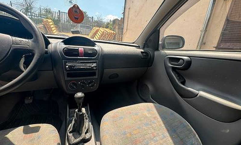Opel Corsa 2001...