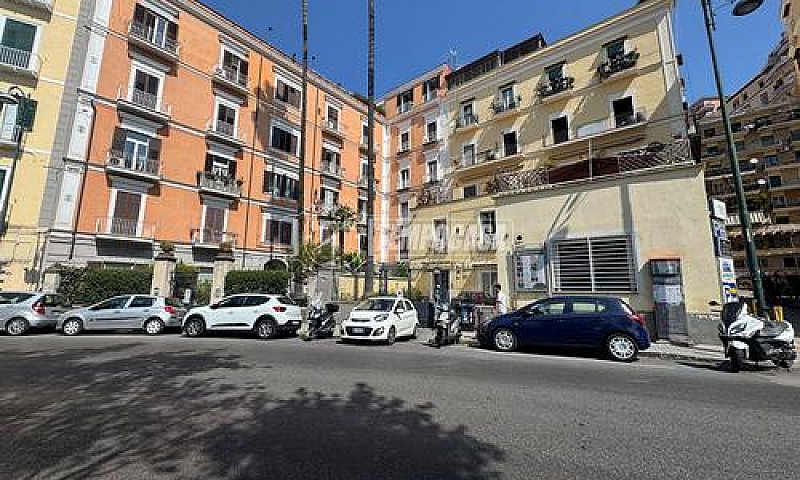 Appartamento A Napol...