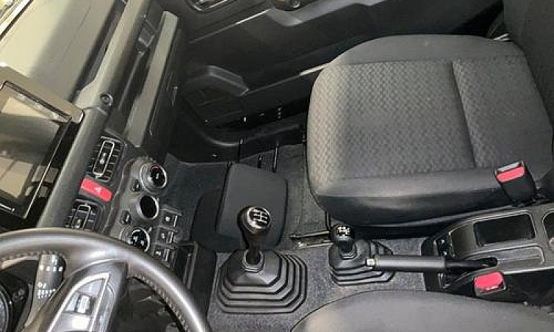 Suzuki Jimny 1.5 5Mt...