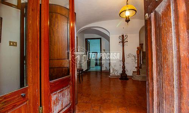 Osilo, Casa Indipend...