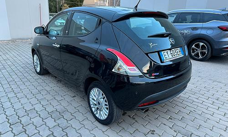 Lancia Ypsilon 1.2 6...