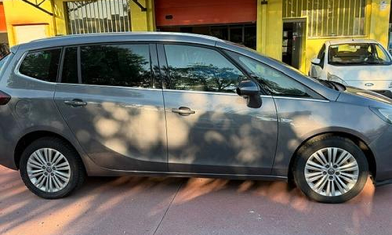 Opel Zafira Tourer 1...