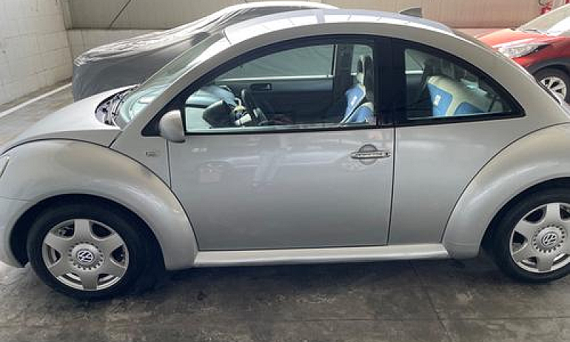 Volkswagen New Beetl...