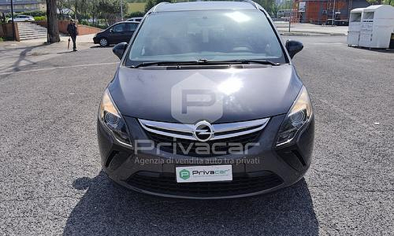 Opel Zafira Tourer 1...