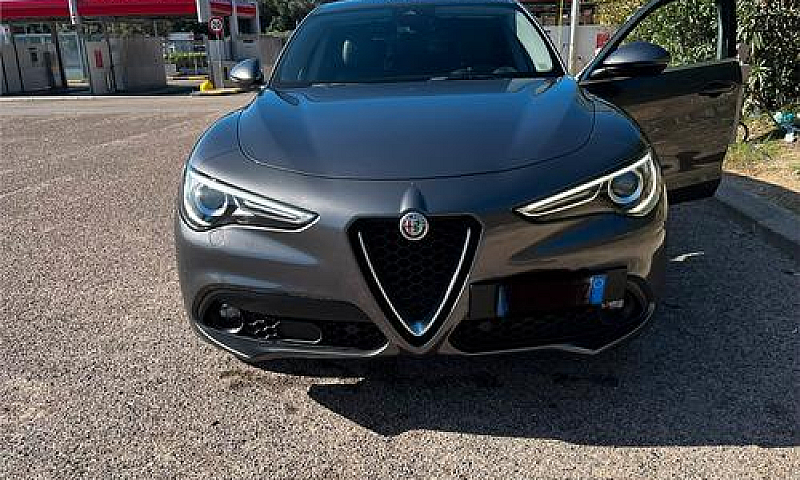 Alfa Romeo Stelvio Q...