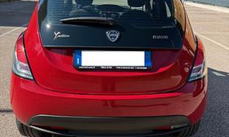 Lancia Ypsilon 1.0 H...