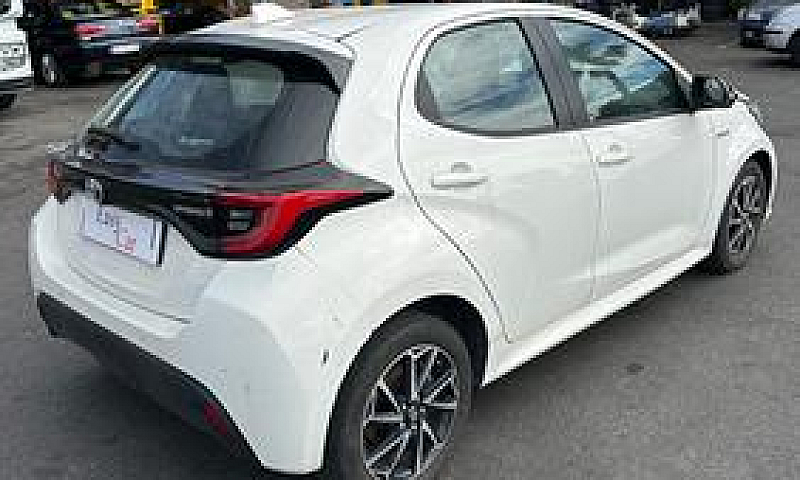 Toyota Yaris 1.5 Hyb...