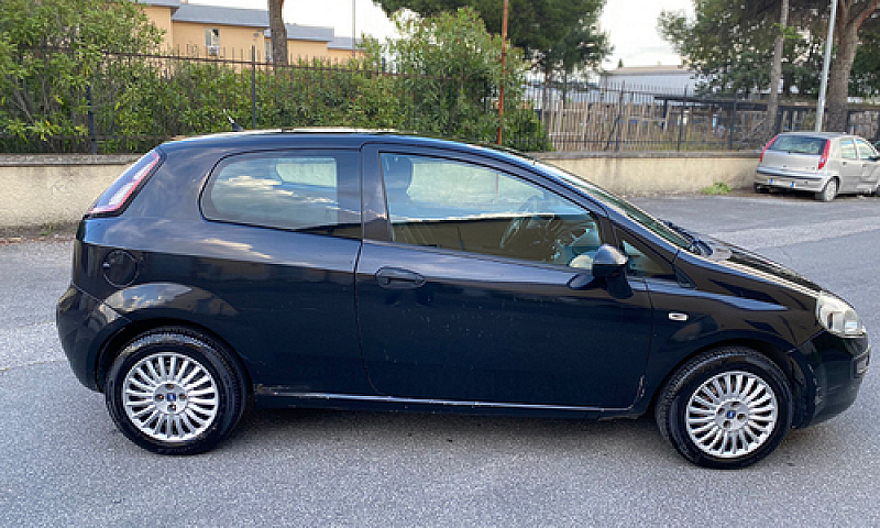 2011 Fiat Punto Evo ...