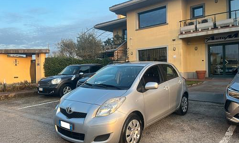 Toyota Yaris 1.0 5 P...