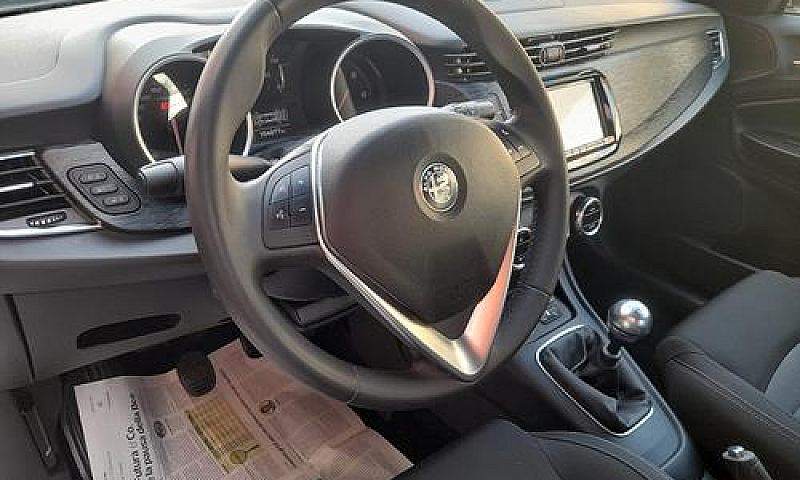 Alfa Romeo Giulietta...