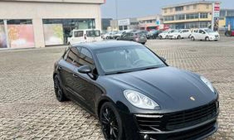 Porsche Macan S...