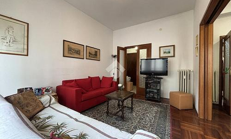 4 Locali A Terni...