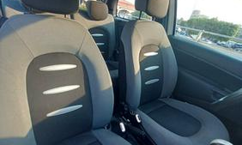 Lancia Ypsilon...