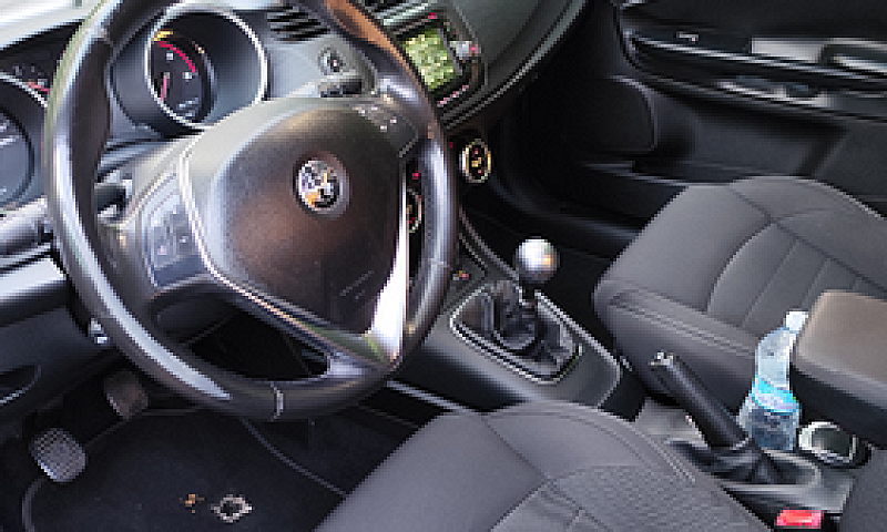 Alfa Romeo Giulietta...