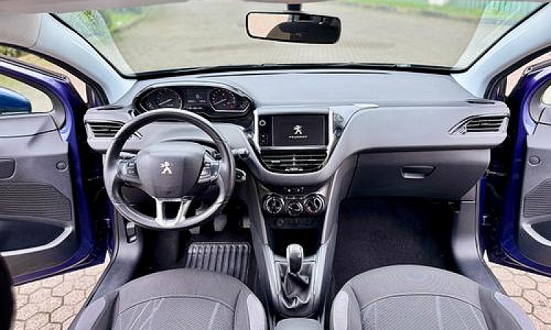 Peugeot 208 1.0 Benz...