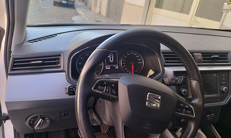 Seat Arona...