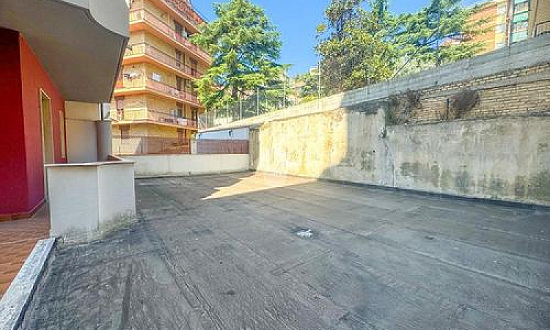 3 Locali A Chieti...